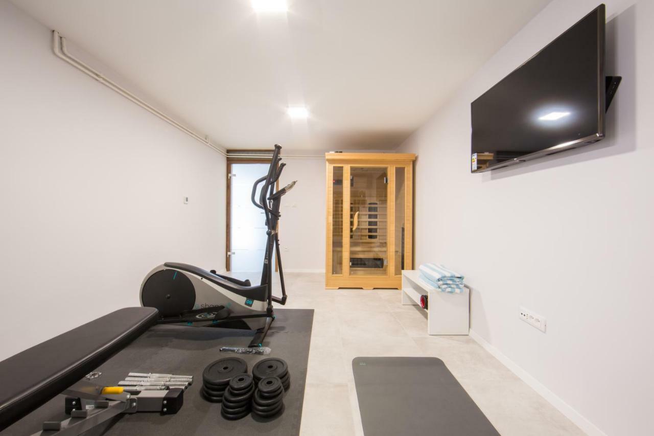 Melody M Apartment With Private Pool Split Exterior foto